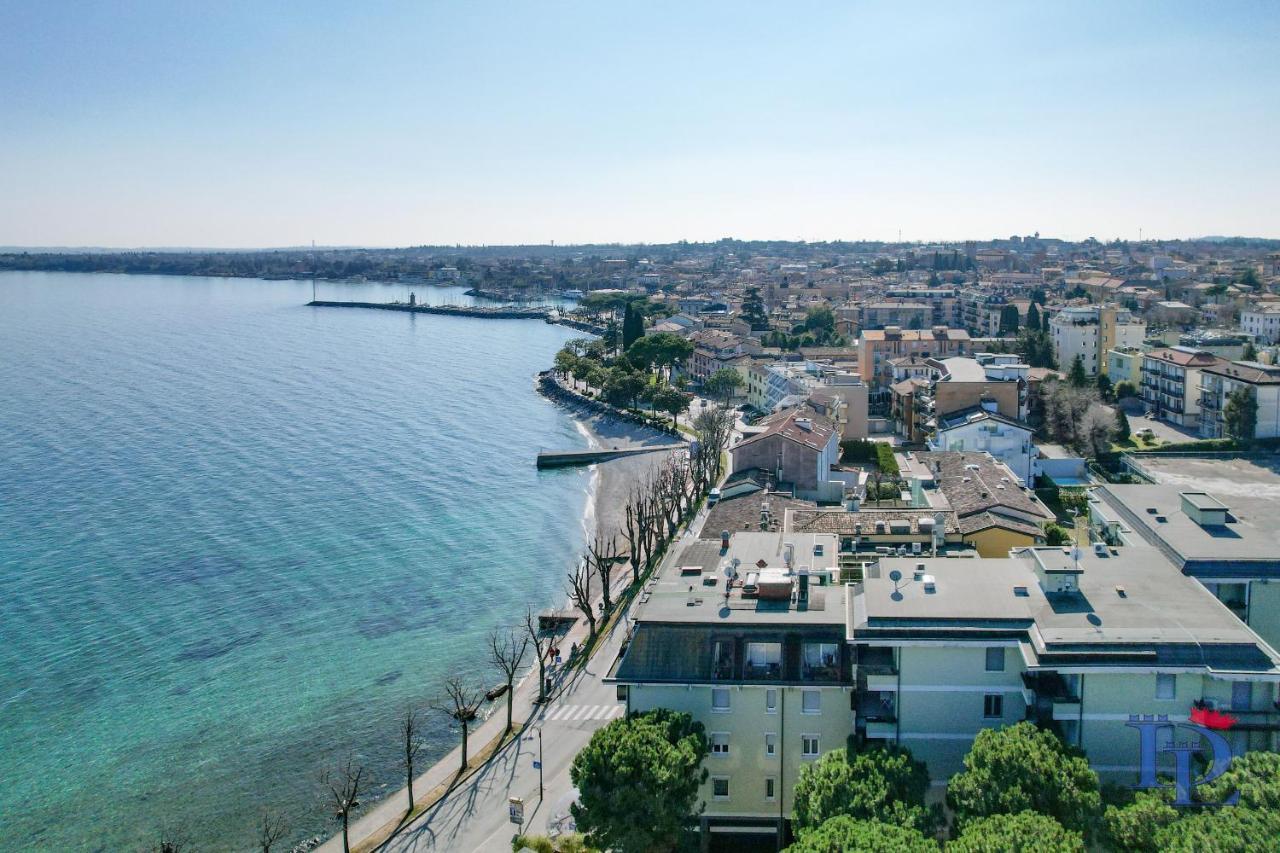 Desenzanoloft Official Partner Marriott Homes & Villas - Charming On The Lake Front Lake デセンツァーノ・デル・ガルダ エクステリア 写真