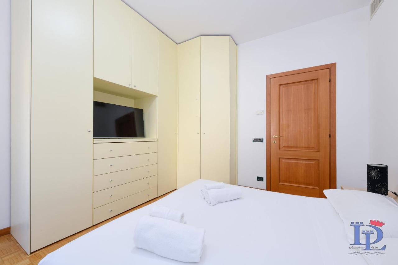 Desenzanoloft Official Partner Marriott Homes & Villas - Charming On The Lake Front Lake デセンツァーノ・デル・ガルダ エクステリア 写真
