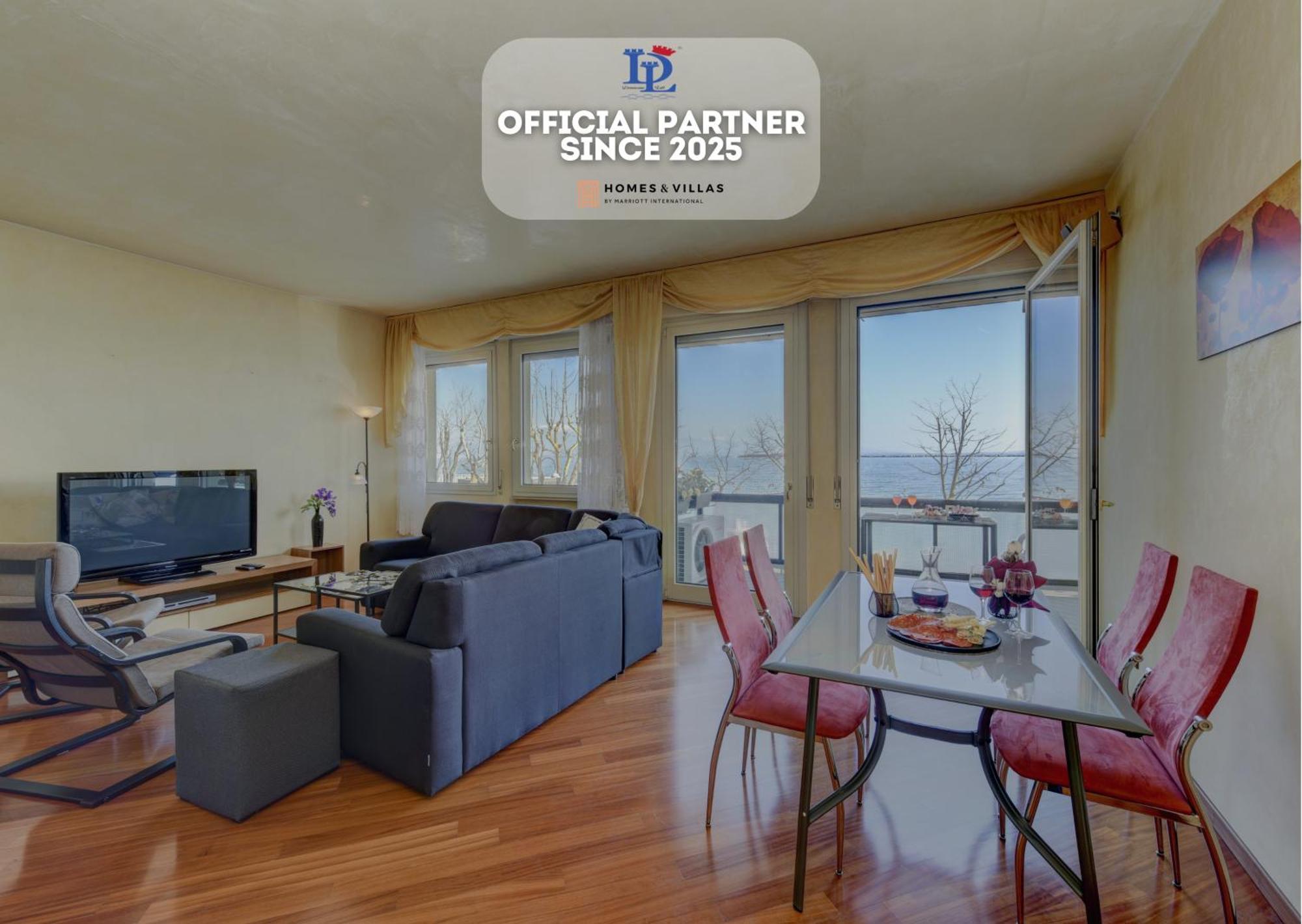 Desenzanoloft Official Partner Marriott Homes & Villas - Charming On The Lake Front Lake デセンツァーノ・デル・ガルダ エクステリア 写真